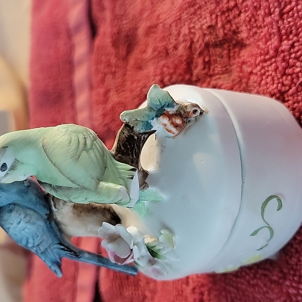 LEFTON Trinket Box With Parrots On Top. Vintage - Picture 2 of 6
